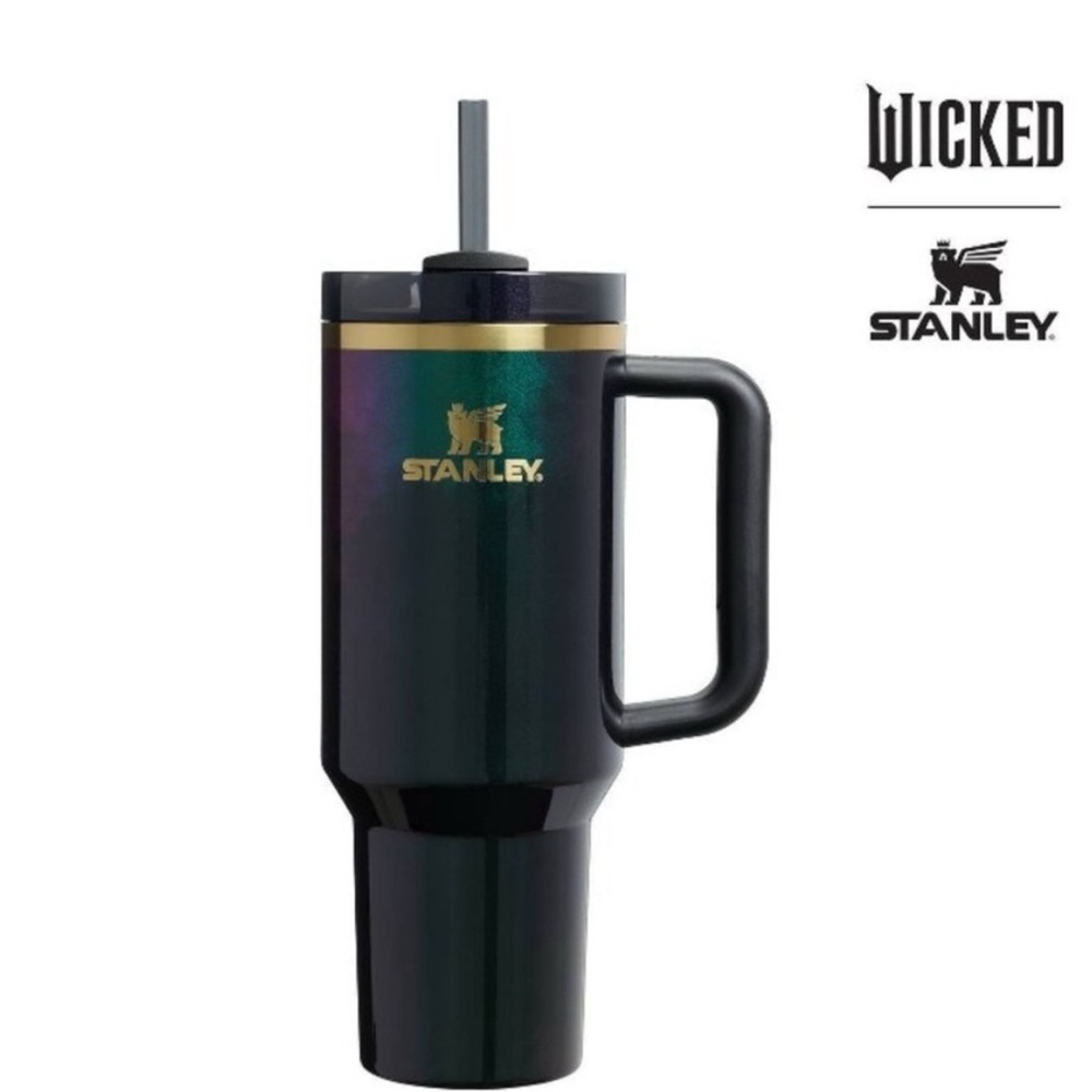 Stanley x Wicked 40oz FlowState Quencher Tumbler Elphaba For Good